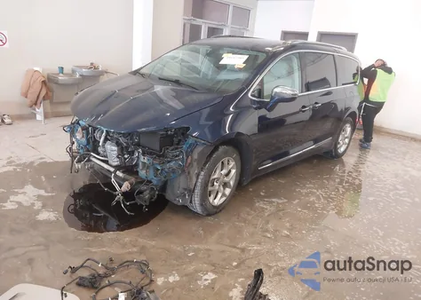 2020 Chrysler Pacifica Limited z USA, uszkodzony, nr VIN 2C4RC1GG3LR102846